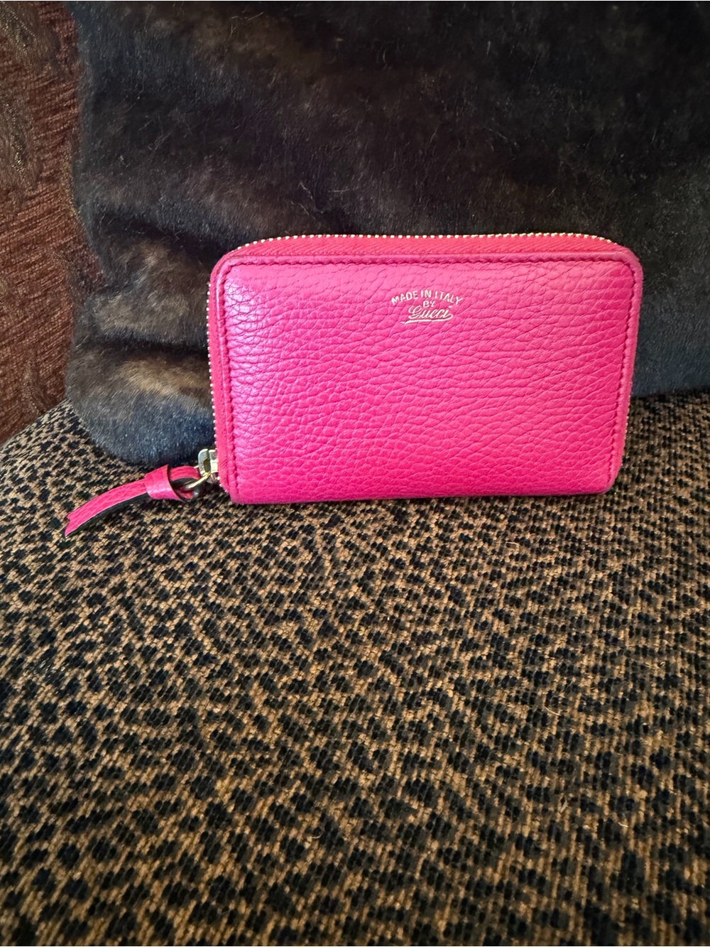 Gucci Hot Pink Leather Zip Around Compact Wallet with Gold Hardware and COA - Picture 1 of 17
